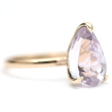 Laden Sie das Bild in den Galerie-Viewer, 14k Pink Kunzite Solitaire Ring
