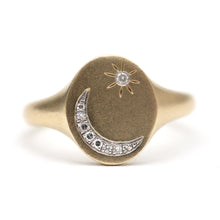 Laden Sie das Bild in den Galerie-Viewer, 14k Diamond Celestial Signet Ring

