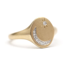 Laden Sie das Bild in den Galerie-Viewer, 14k Diamond Celestial Signet Ring
