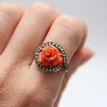Laden Sie das Bild in den Galerie-Viewer, 10k Diamond Coral Rose Ring
