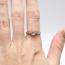Laden Sie das Bild in den Galerie-Viewer, 15k Rose Cut Diamond Engagement Ring
