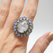 將圖片載入圖庫檢視器 Sterling Silver Rose Cut Moonstone Ring
