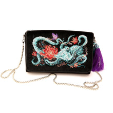 Charger l&#39;image dans la galerie, Black Velvet Hand Embroidered Octopus Clutch Purse
