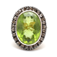 Carica l&#39;immagine nel visualizzatore di Gallery, Giant 15k Rose Cut Diamond Peridot Ring
