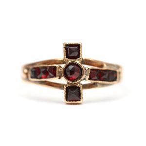 15k Antique Garnet Ring