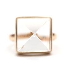 Load image into Gallery viewer, 14k Quartz Pyramid Ring

