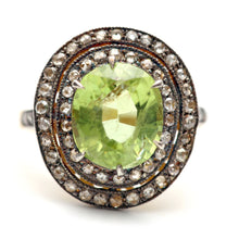 Laden Sie das Bild in den Galerie-Viewer, SOLD TO T***Lime Green Peridot Diamond Ring
