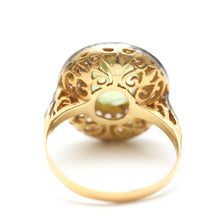 Laden Sie das Bild in den Galerie-Viewer, SOLD TO T***Lime Green Peridot Diamond Ring
