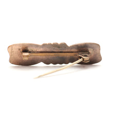 Charger l&#39;image dans la galerie, Victorian Engravable Scroll Brooch
