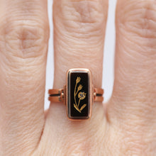 Carica l&#39;immagine nel visualizzatore di Gallery, 10k Onyx Victorian Intaglio Ring
