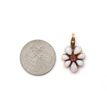將圖片載入圖庫檢視器 9k Antique Opal Flower Pendant
