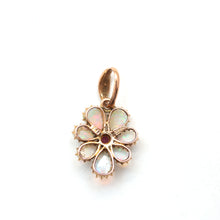 將圖片載入圖庫檢視器 9k Antique Opal Flower Pendant
