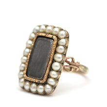 Charger l&#39;image dans la galerie, 9k Georgian Mourning Locket Ring
