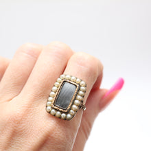 Charger l&#39;image dans la galerie, 9k Georgian Mourning Locket Ring
