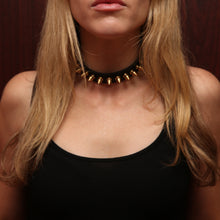 Carica l&#39;immagine nel visualizzatore di Gallery, 18k Leather Spike Collar
