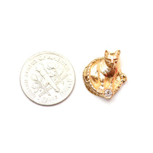 Carica l&#39;immagine nel visualizzatore di Gallery, 18k Diamond Art Nouveau Cat Pendant
