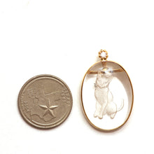 Carica l&#39;immagine nel visualizzatore di Gallery, 14k Diamond Cat Intaglio Pendant
