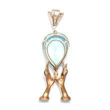 画像をギャラリービューアに読み込む, 14k Topaz Figural Hand Pendant
