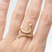 Charger l&#39;image dans la galerie, 14k Snake Ring
