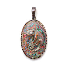 將圖片載入圖庫檢視器 Sterling Fordite Desert Hallucinations Pendant
