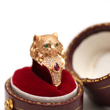 Laden Sie das Bild in den Galerie-Viewer, 18k Fancy Cat Ring
