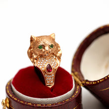 Laden Sie das Bild in den Galerie-Viewer, 18k Fancy Cat Ring
