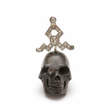 將圖片載入圖庫檢視器 14k Diamond Skull Pendant
