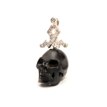 將圖片載入圖庫檢視器 14k Diamond Skull Pendant
