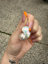 Carica l'immagine nel visualizzatore di Gallery, 14k Pink Tourmaline Sea Goddess Pearl Pendant
