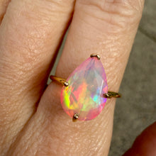Laden Sie das Bild in den Galerie-Viewer, 14k Pink Opal Ring
