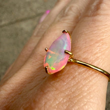 Laden Sie das Bild in den Galerie-Viewer, 14k Pink Opal Ring
