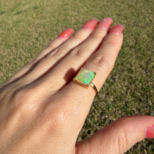 Laden Sie das Bild in den Galerie-Viewer, 14k Yellow Gold Opal Pyramid Ring
