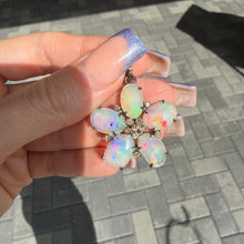 Laden Sie das Bild in den Galerie-Viewer, SOLD TO L***Diamond Opal Flower Pendant
