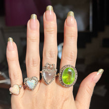 Carica l&#39;immagine nel visualizzatore di Gallery, Giant 15k Rose Cut Diamond Peridot Ring
