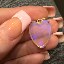 Charger l'image dans la galerie, 14k Crystal Pipe Opal Heart Pendant
