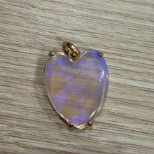 Charger l'image dans la galerie, 14k Crystal Pipe Opal Heart Pendant
