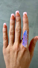 Laden Sie das Bild in den Galerie-Viewer, 14k Diamond Lilac Pipe Opal Ring
