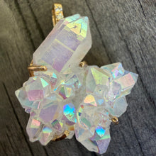 画像をギャラリービューアに読み込む, 14k Diamond Crystal Karma Pendant
