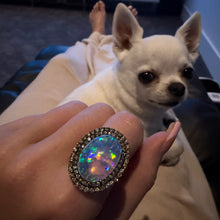 Laden Sie das Bild in den Galerie-Viewer, Giant Opal Diamond Ring
