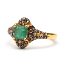 Laden Sie das Bild in den Galerie-Viewer, Diamond Emerald Rings
