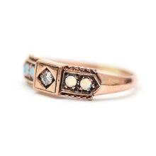 Carica l&#39;immagine nel visualizzatore di Gallery, 10k Opal Diamond Band
