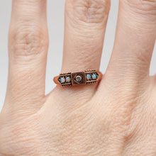 Carica l&#39;immagine nel visualizzatore di Gallery, 10k Opal Diamond Band

