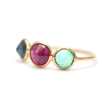 Laden Sie das Bild in den Galerie-Viewer, 14k Emerald Ruby Sapphire Ring
