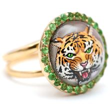 Laden Sie das Bild in den Galerie-Viewer, 14k Crystal Tiger Ring
