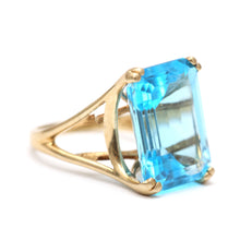 將圖片載入圖庫檢視器 Large 10k Blue Topaz Ring
