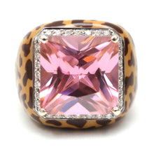 Laden Sie das Bild in den Galerie-Viewer, 18k Pink Leopard Ring
