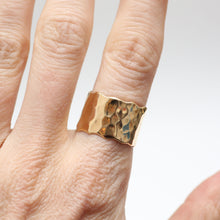 將圖片載入圖庫檢視器 14k Freeform Hammered Band
