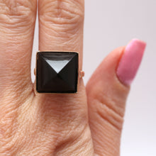 Load image into Gallery viewer, Large 14k Onyx Sugarloaf Ring
