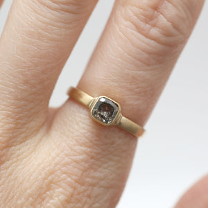 18k Salt and Pepper Diamond Ring