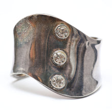 Laden Sie das Bild in den Galerie-Viewer, Chunky Sterling Silver Modernist Cuff Bracelet
